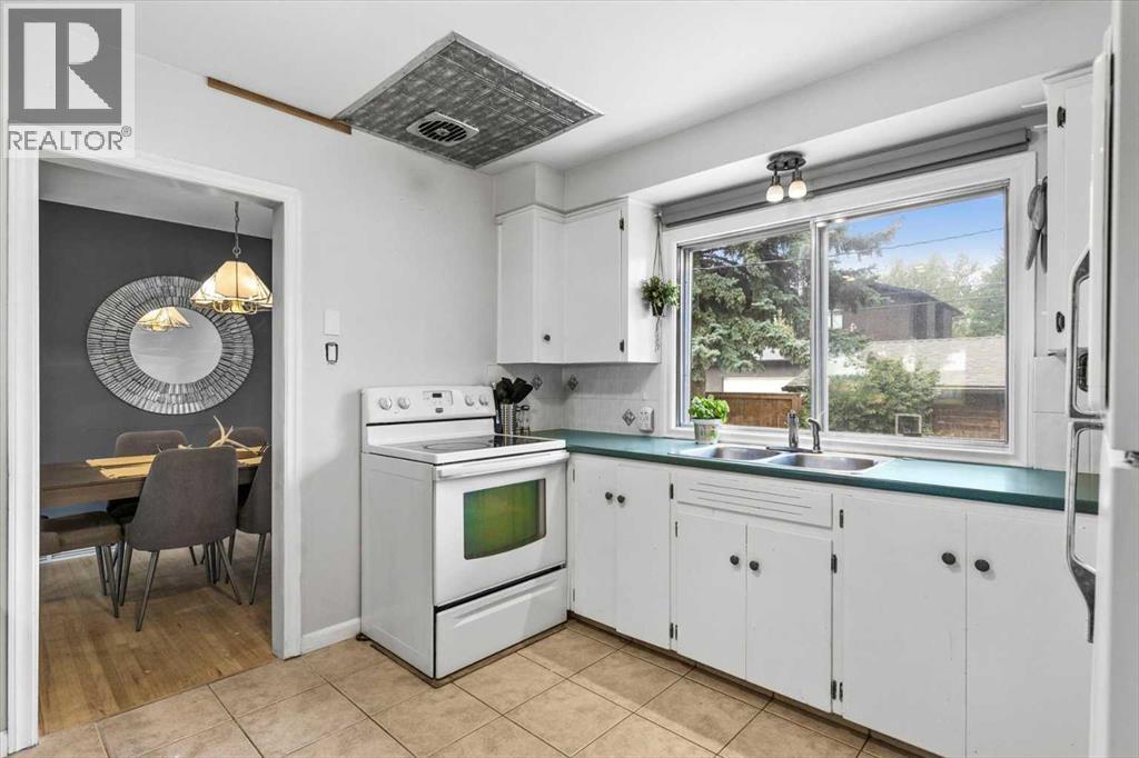 Single Family House Bungalow for Sale in  Moncton Road NE Winston Heights/Mountview Calgary 