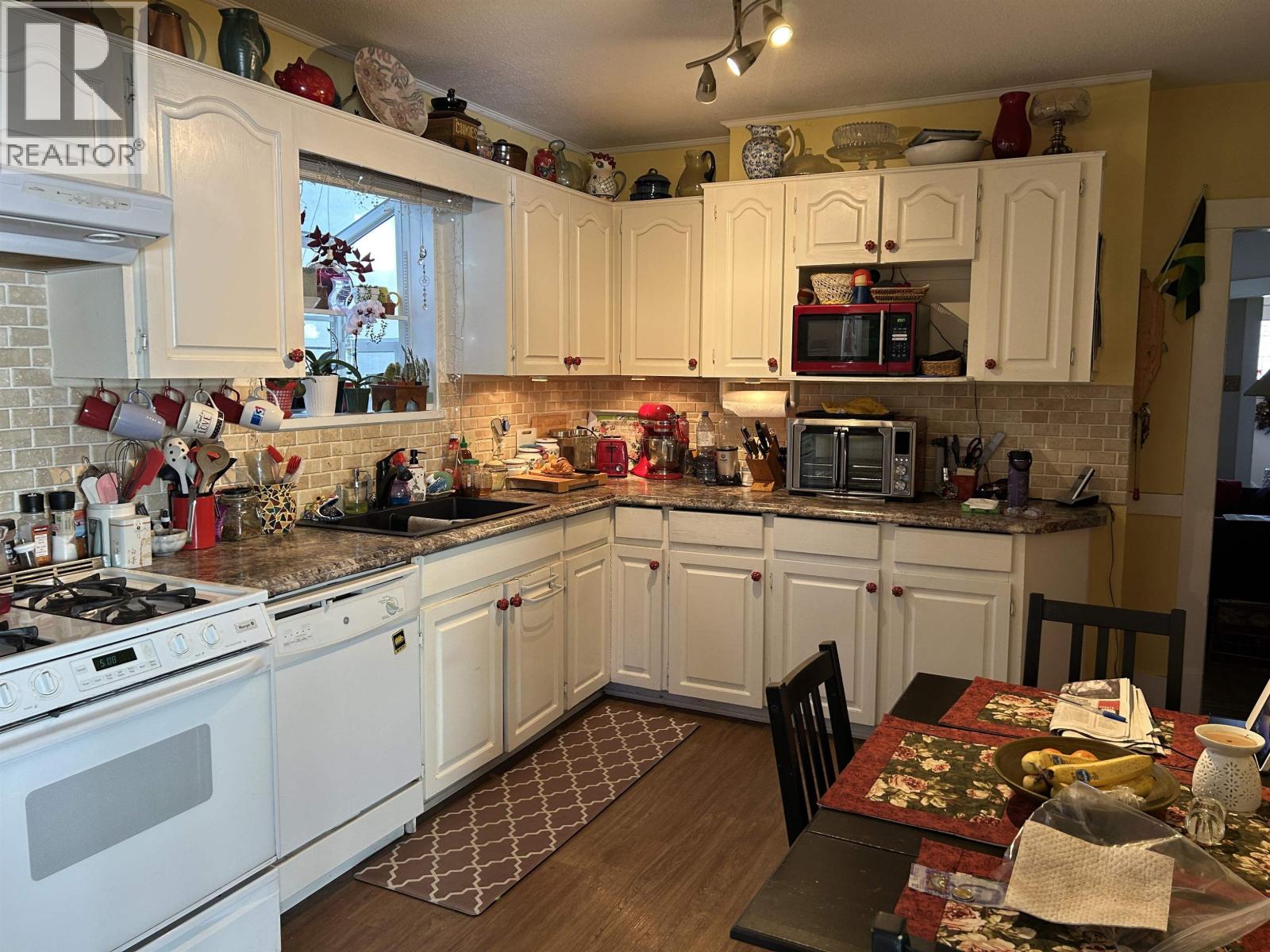 Photo 10 of 3474 Franklin Street, Vancouver BC