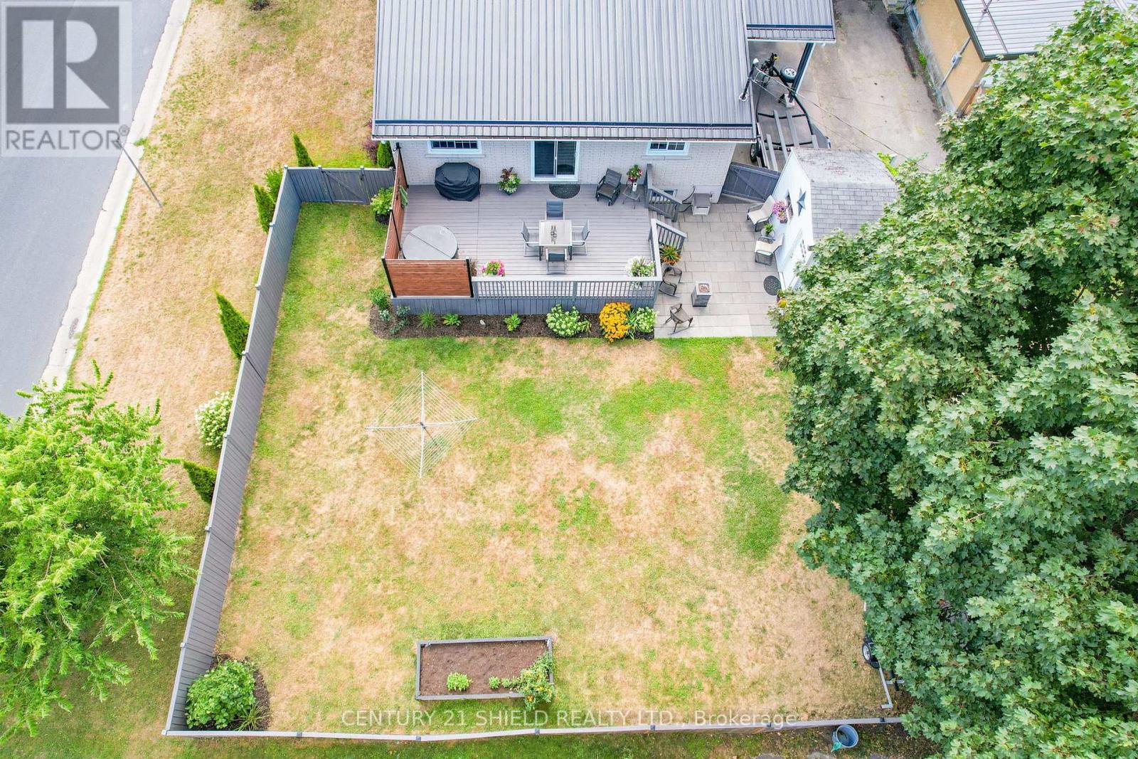 Photo 11 of 408 Anderson Drive, Cornwall ON