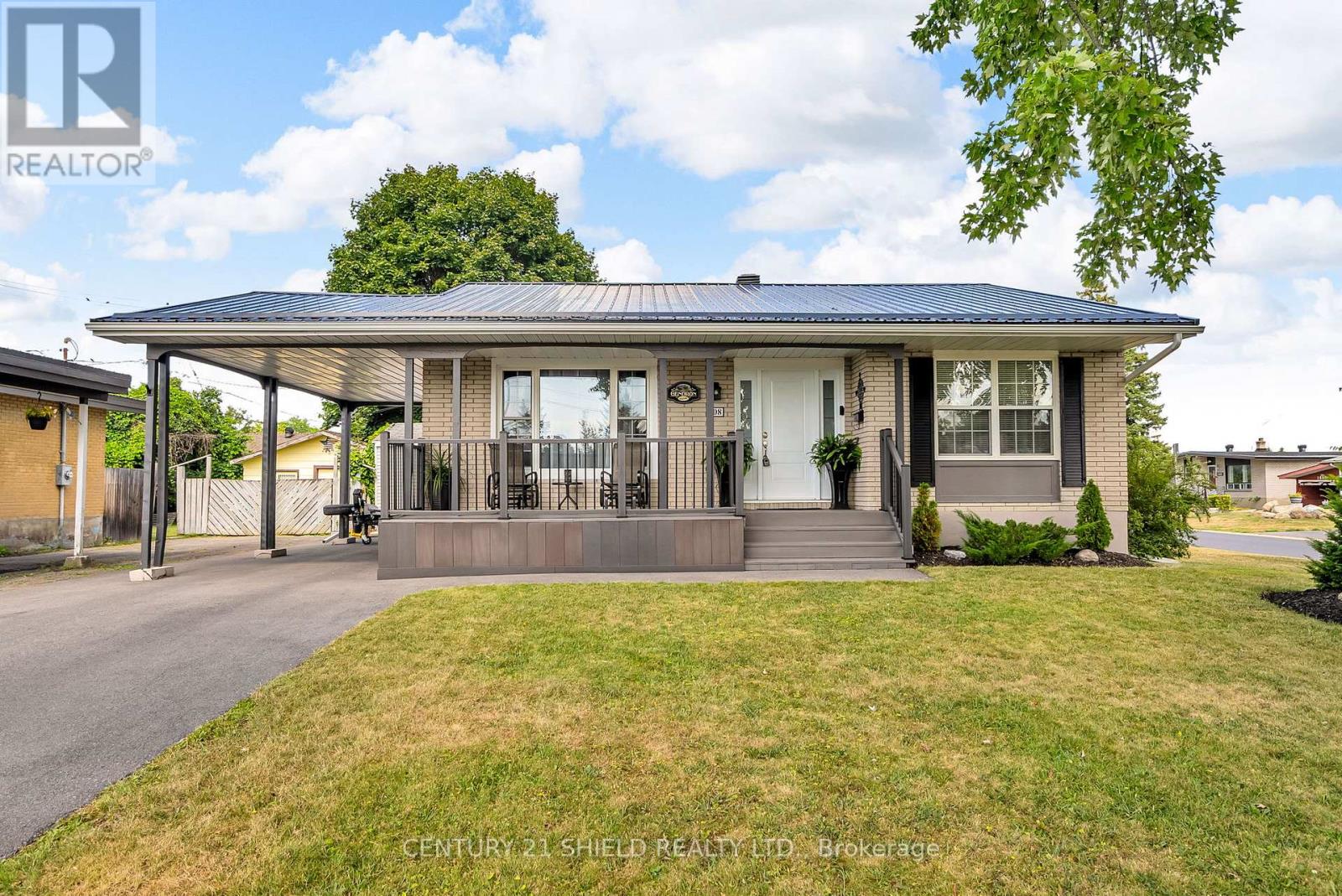 Photo 2 of 408 Anderson Drive, Cornwall ON