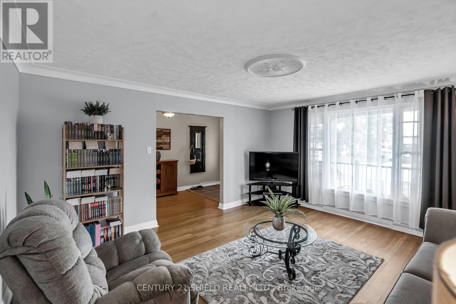 Photo 21 of 408 Anderson Drive, Cornwall ON