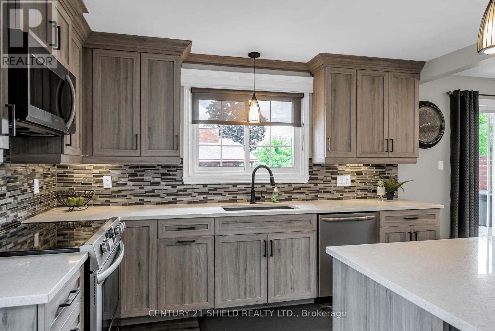 Photo 26 of 408 Anderson Drive, Cornwall ON
