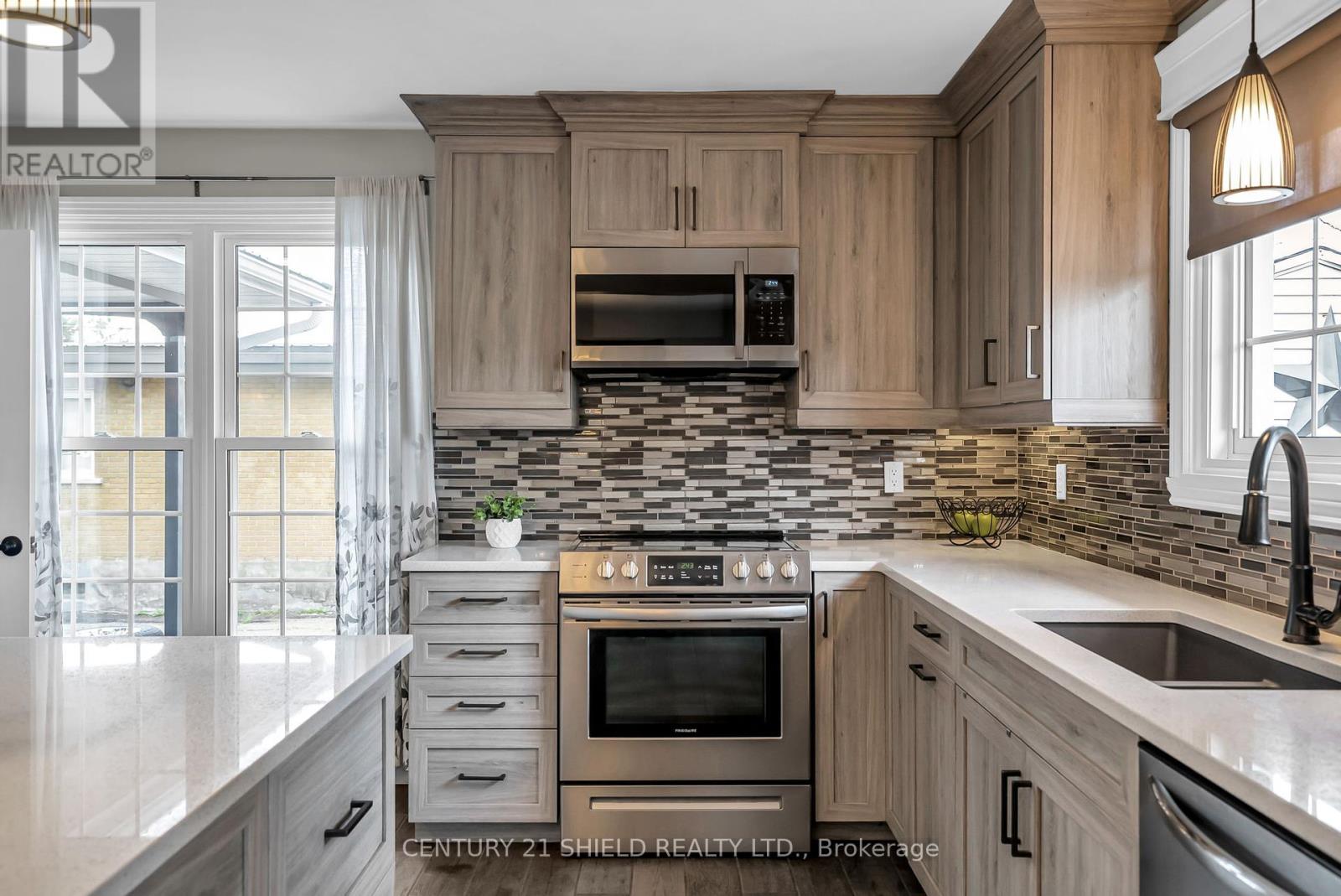 Photo 27 of 408 Anderson Drive, Cornwall ON