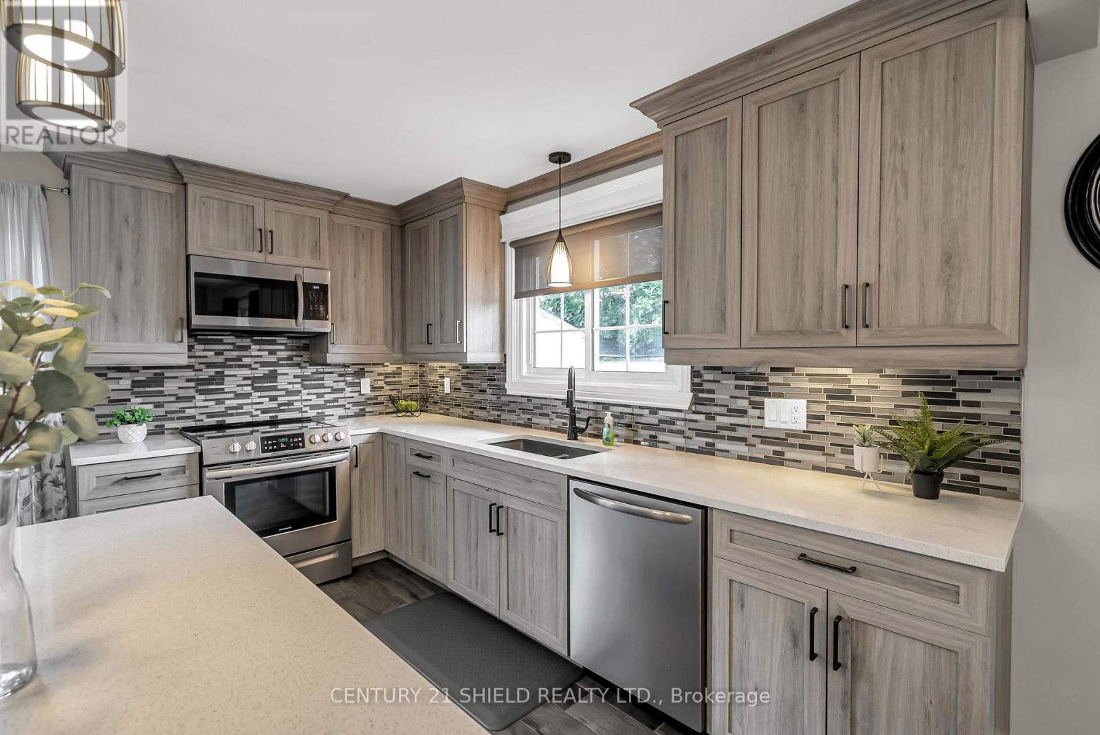 Photo 28 of 408 Anderson Drive, Cornwall ON