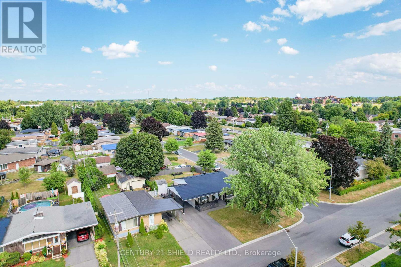 Photo 4 of 408 Anderson Drive, Cornwall ON