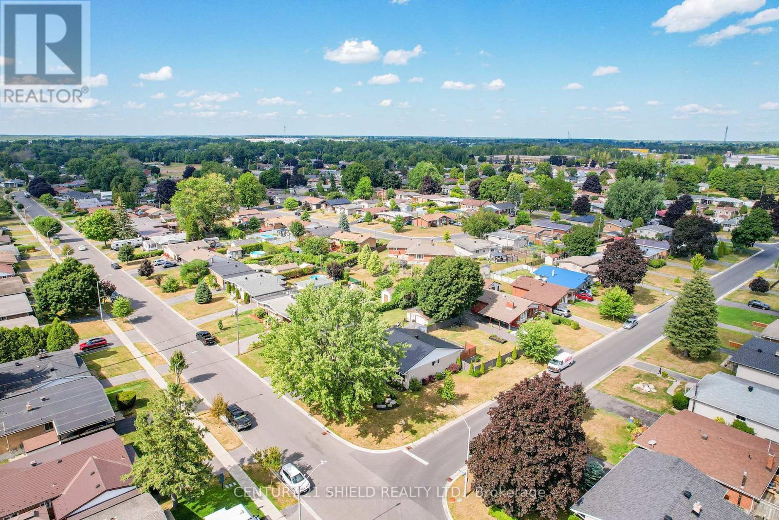 Photo 5 of 408 Anderson Drive, Cornwall ON