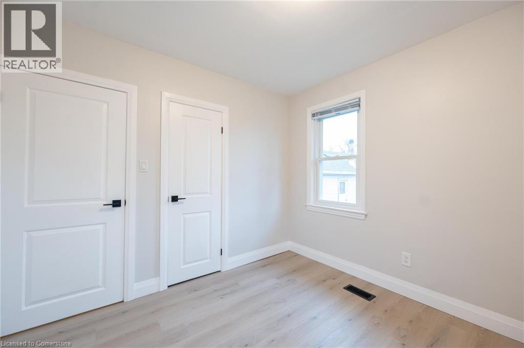 Photo 17 of 102 East 41st Street Unit 1, Hamilton ON