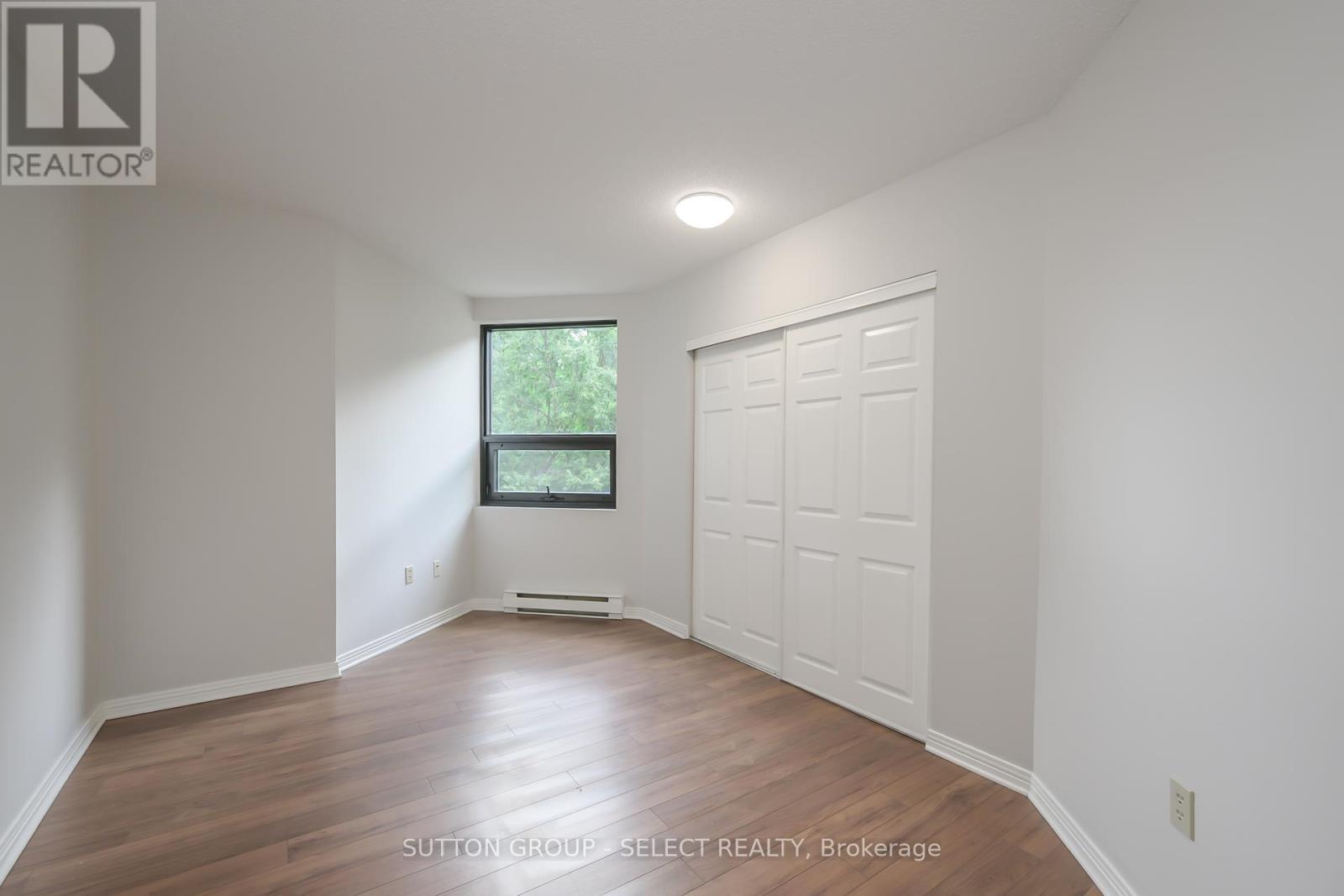 Photo 3 of 304 549 Ridout Street N, London East ON