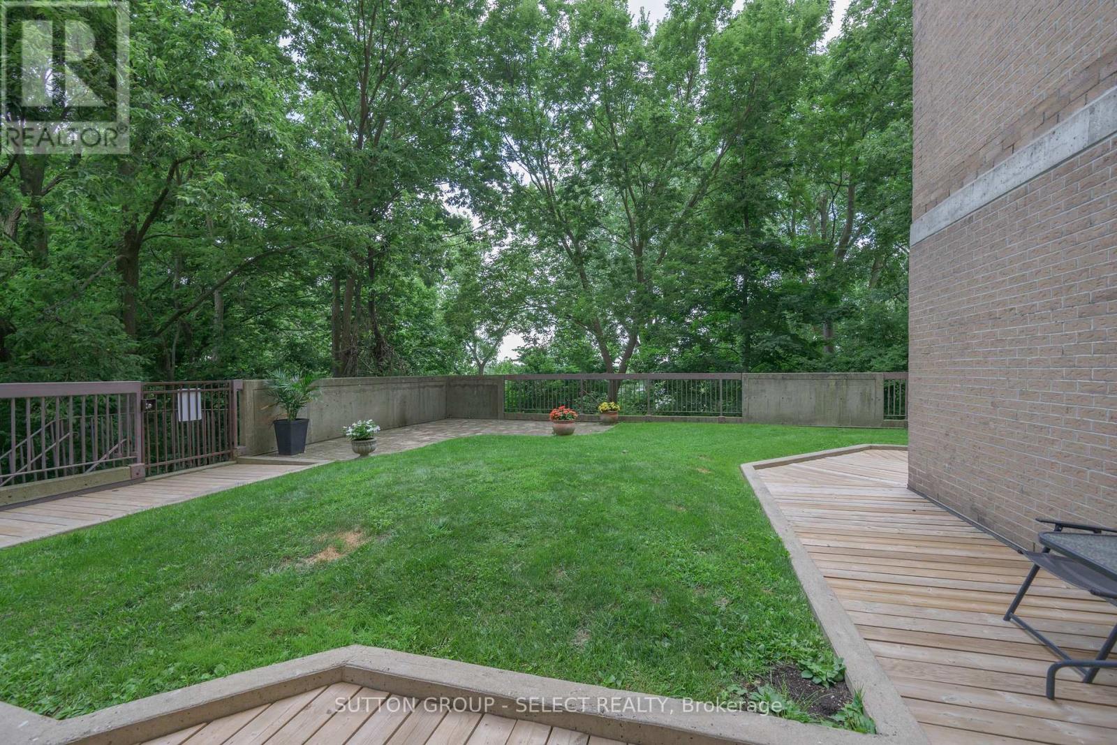 Photo 10 of 304 549 Ridout Street N, London East ON