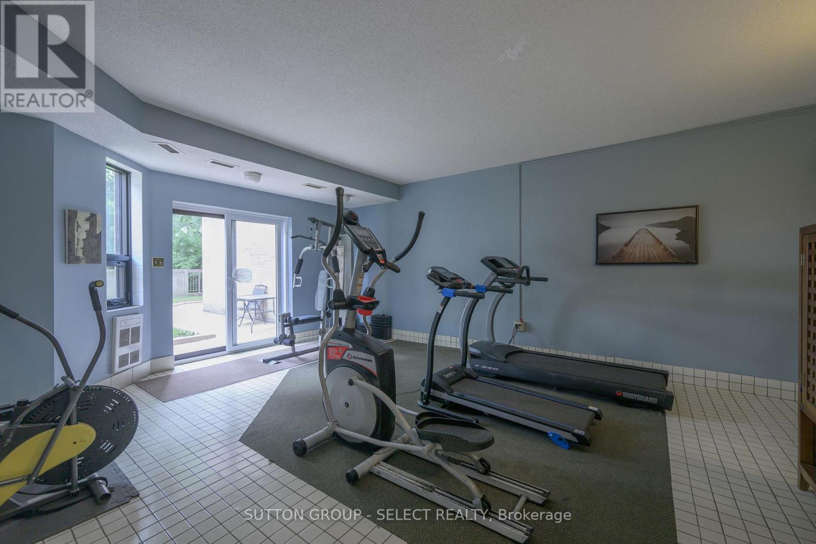 Photo 19 of 304 549 Ridout Street N, London East ON