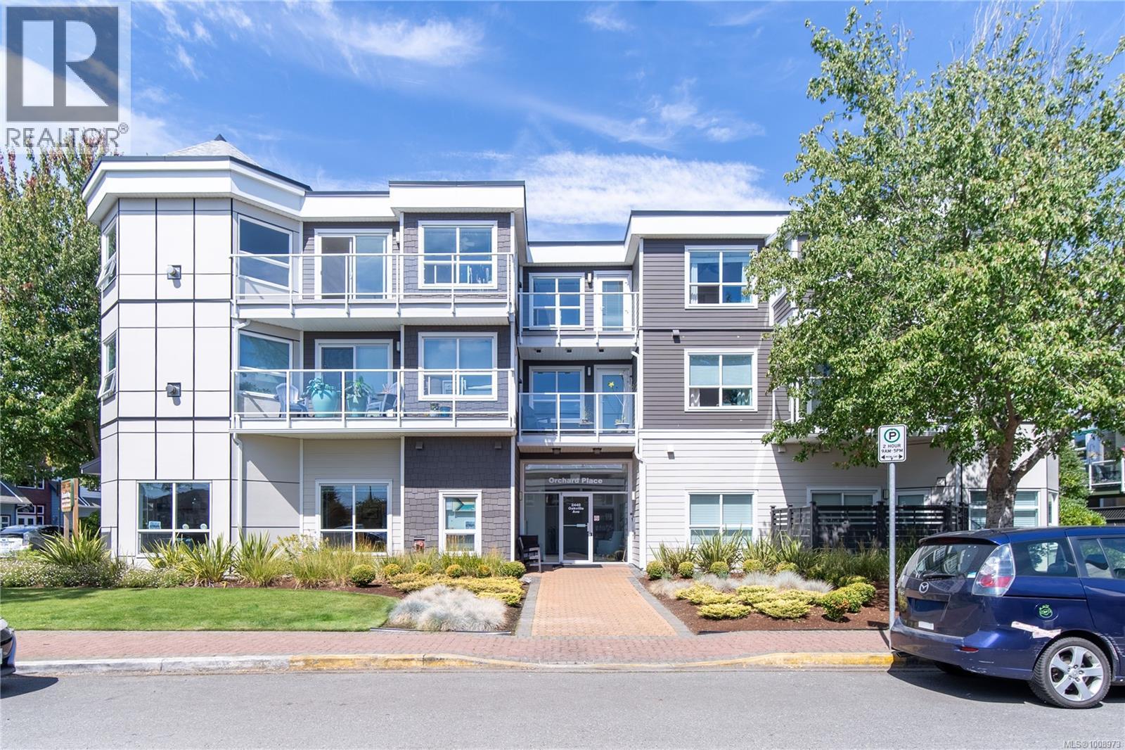 303 2440 Oakville Avenue, Sidney