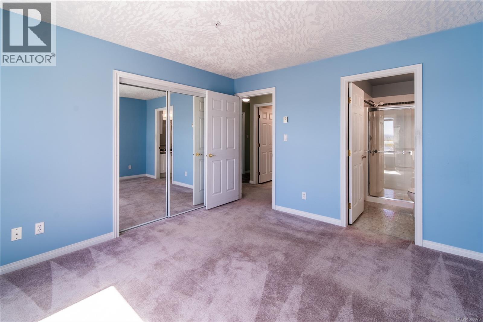 303 2440 Oakville Avenue, Sidney