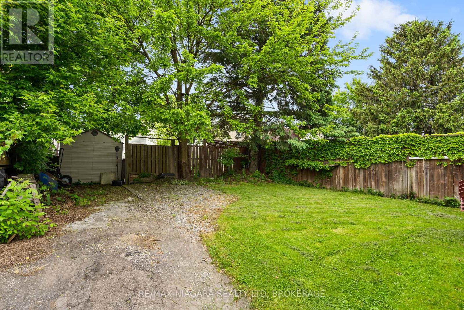Photo 14 of 47 Chaplin Avenue, St Catharines ON