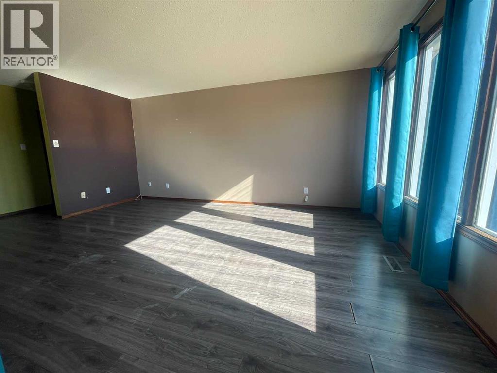 Photo 6 of 5134 56 A Avenue, Elk Point AB
