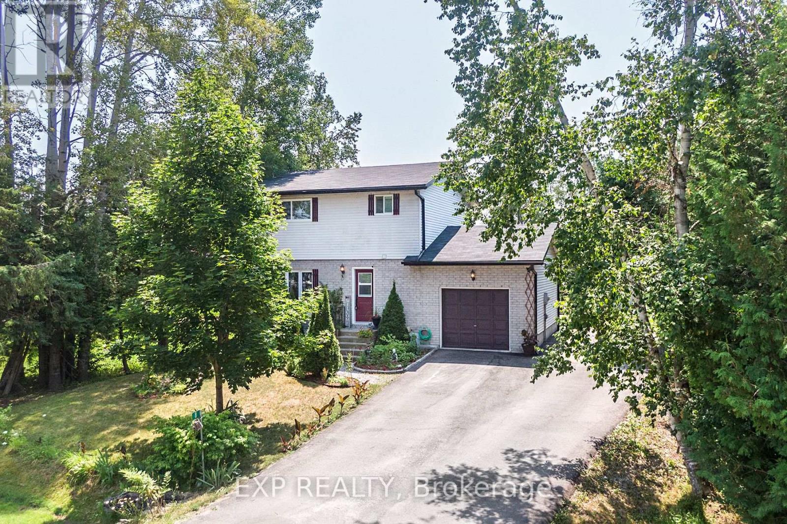 Photo 1 of 8 Pinewood Boulevard, Kawartha Lakes ON