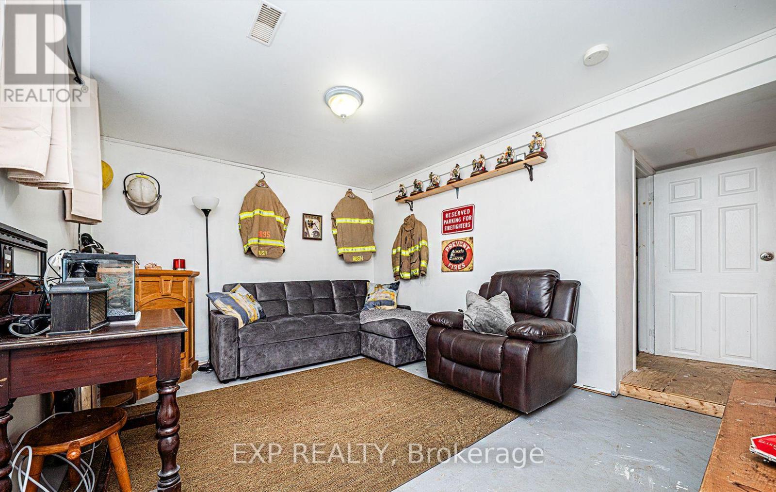 Photo 25 of 8 Pinewood Boulevard, Kawartha Lakes ON