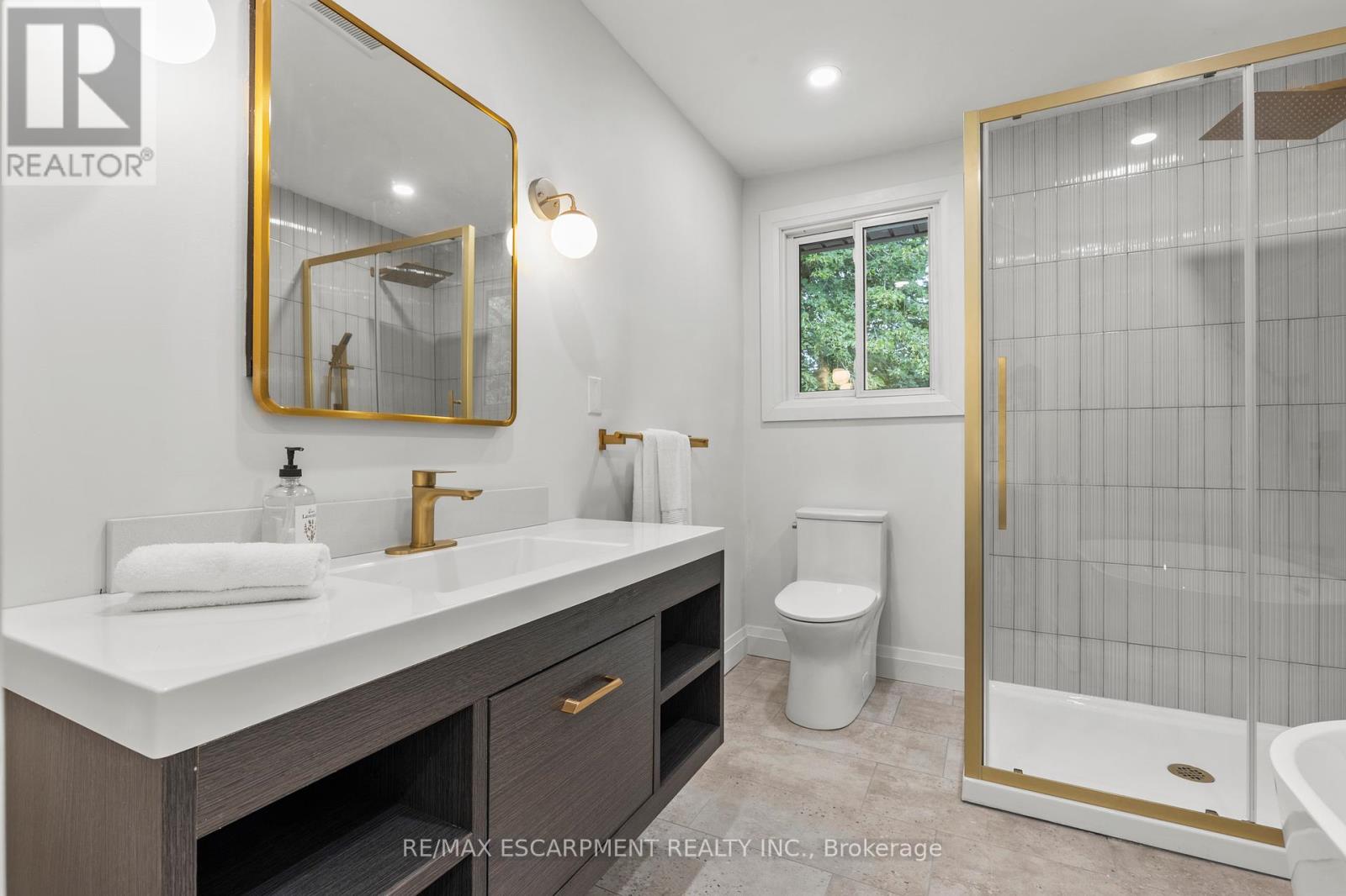 Photo 23 of 36 Spring Garden Boulevard, St Catharines ON