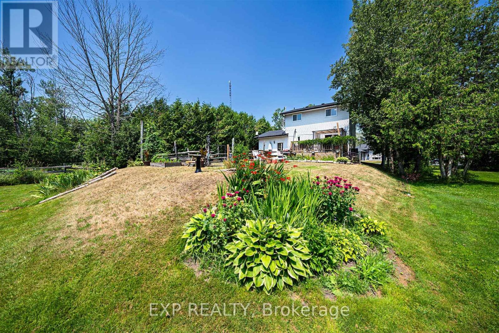 Photo 35 of 8 Pinewood Boulevard, Kawartha Lakes ON