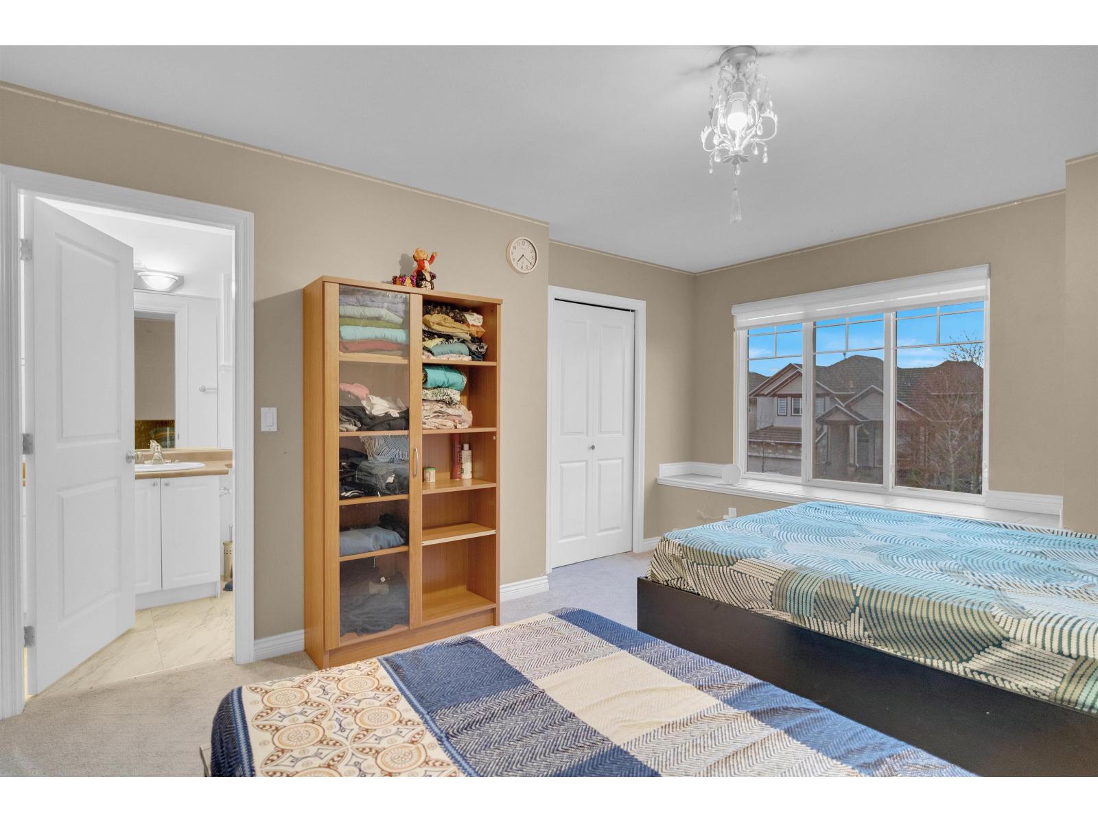 Photo 4 of 12458 74 Avenue, Surrey BC