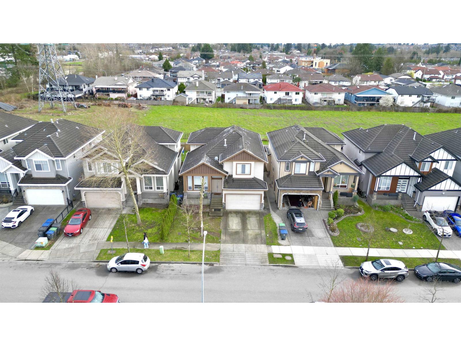 Photo 3 of 12458 74 Avenue, Surrey BC