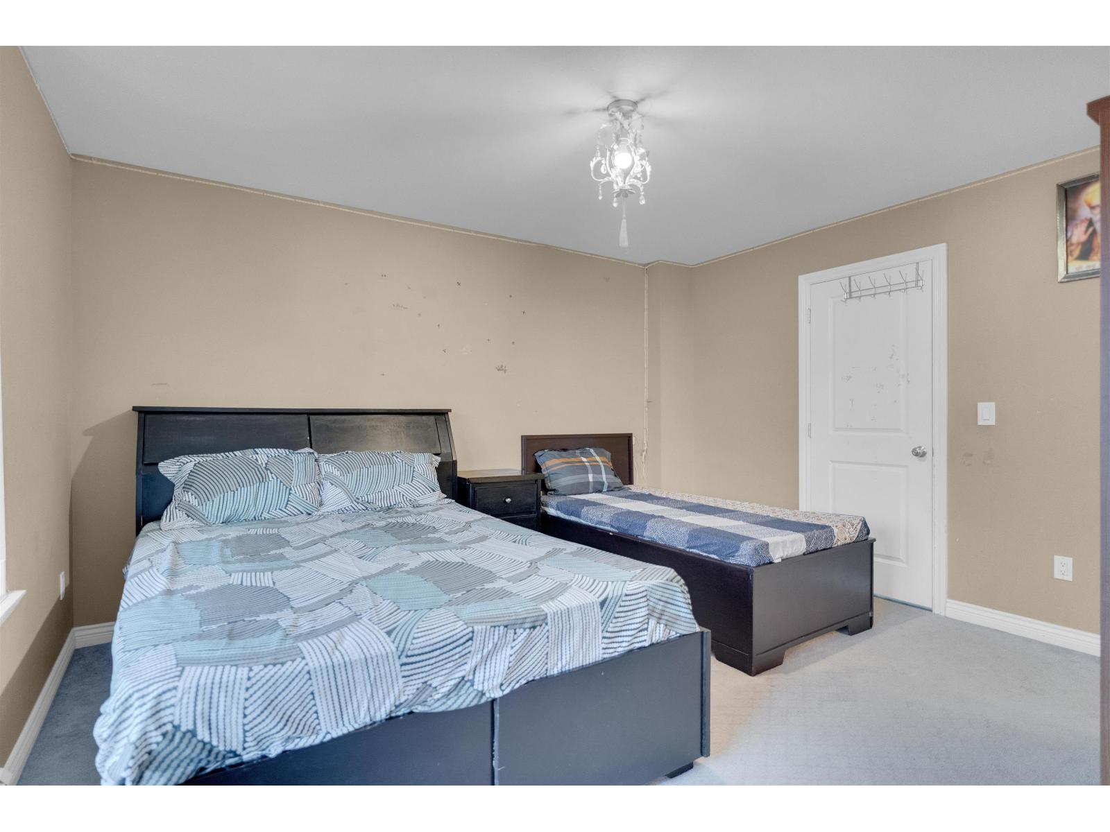 Photo 5 of 12458 74 Avenue, Surrey BC