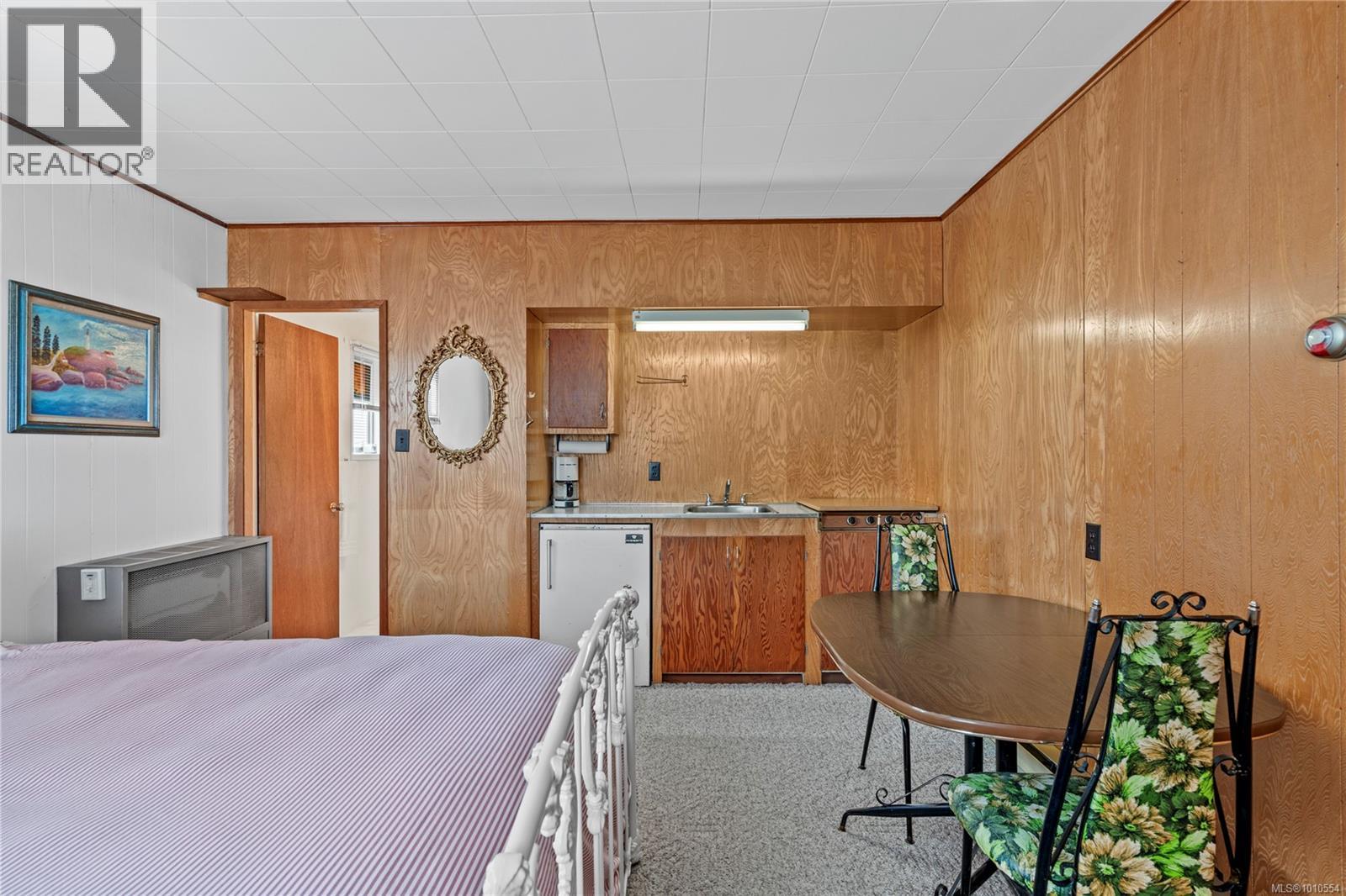 35 BOWSER RD - 24