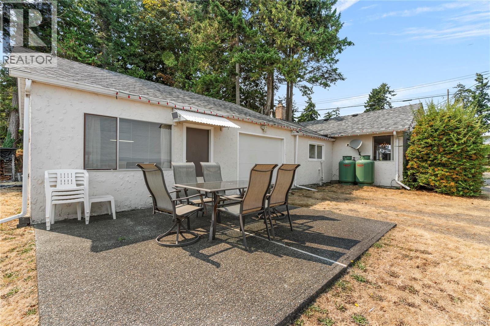 35 BOWSER RD - 18