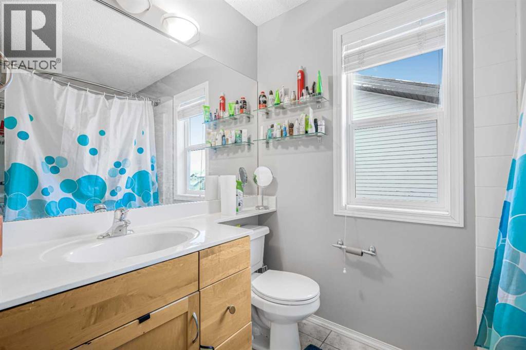 Photo 22 of 102 Evansford Grove Nw, Calgary AB