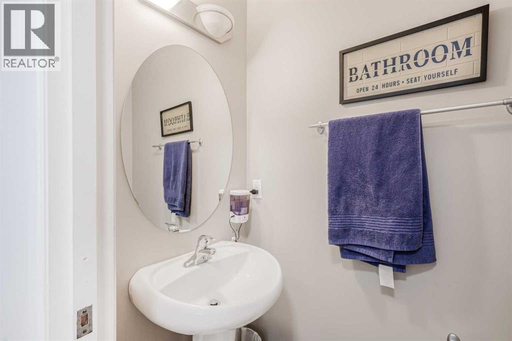 Photo 9 of 102 Evansford Grove Nw, Calgary AB