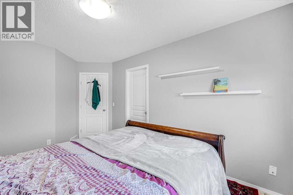Photo 20 of 102 Evansford Grove Nw, Calgary AB