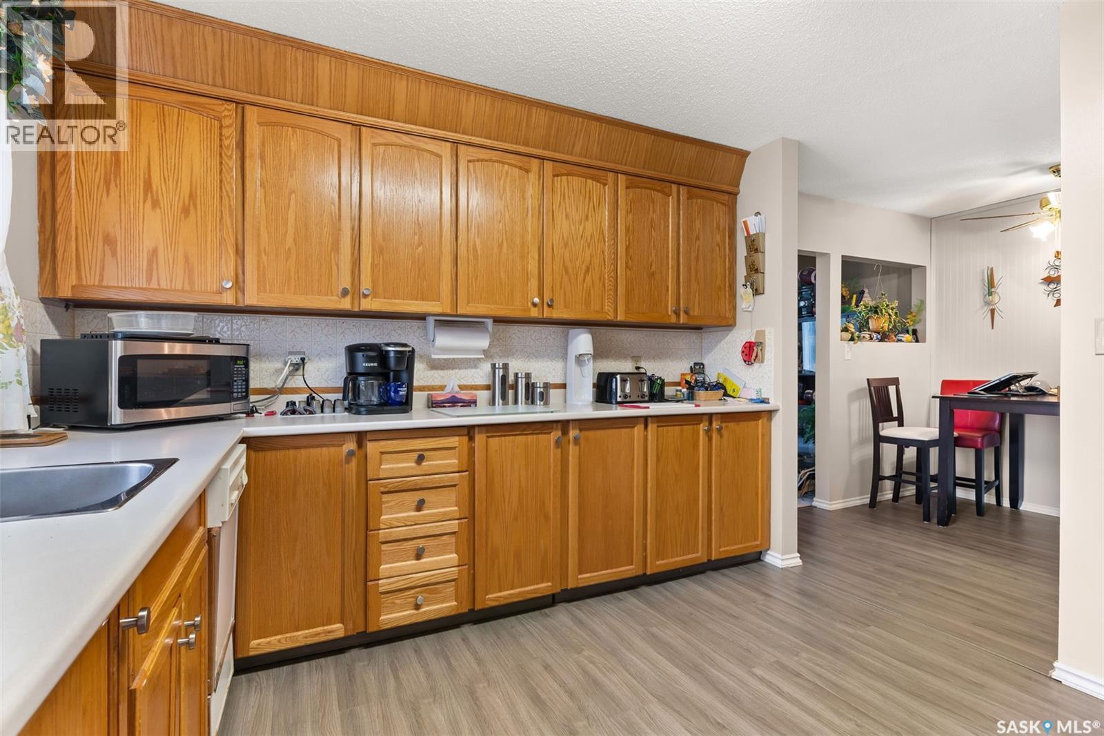 Photo 9 of 1002 Lindsay Street, Regina SK