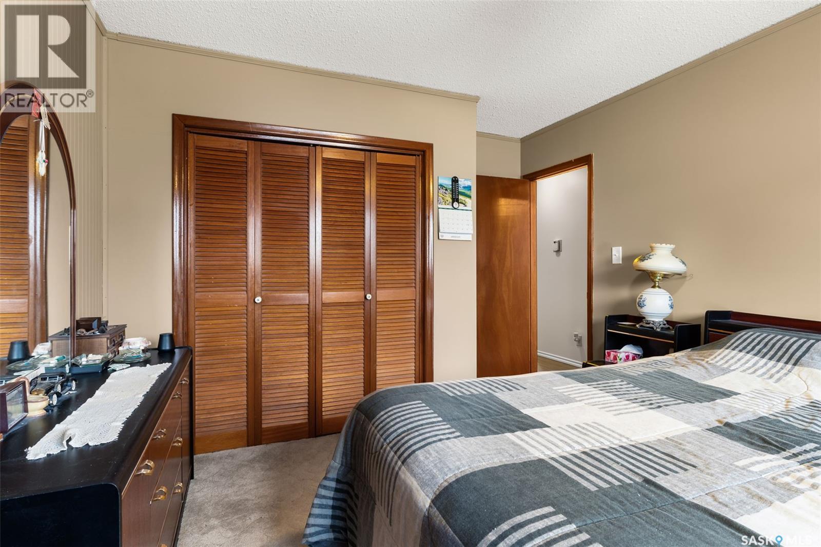 Photo 27 of 1002 Lindsay Street, Regina SK