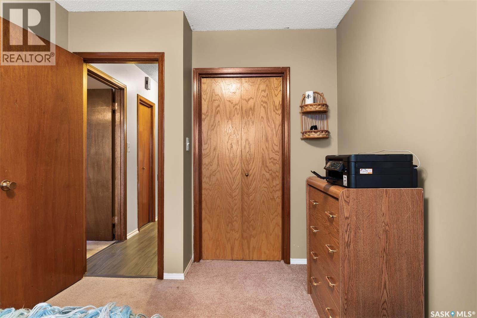 Photo 16 of 1002 Lindsay Street, Regina SK