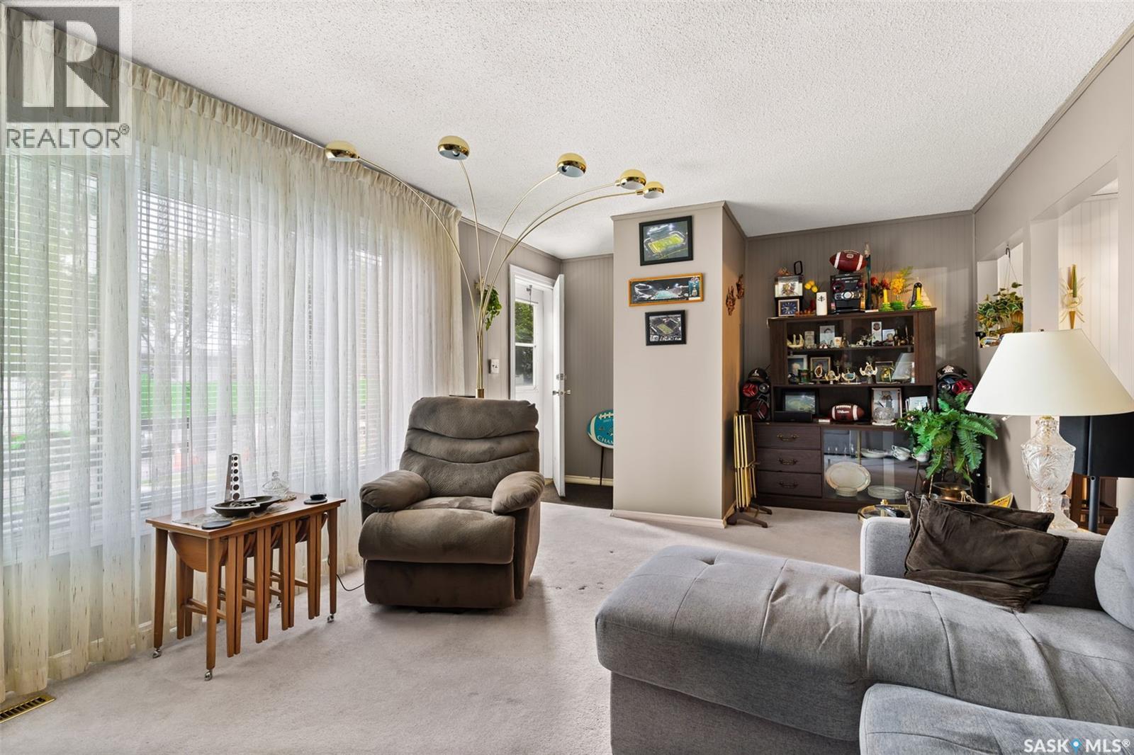 Photo 7 of 1002 Lindsay Street, Regina SK