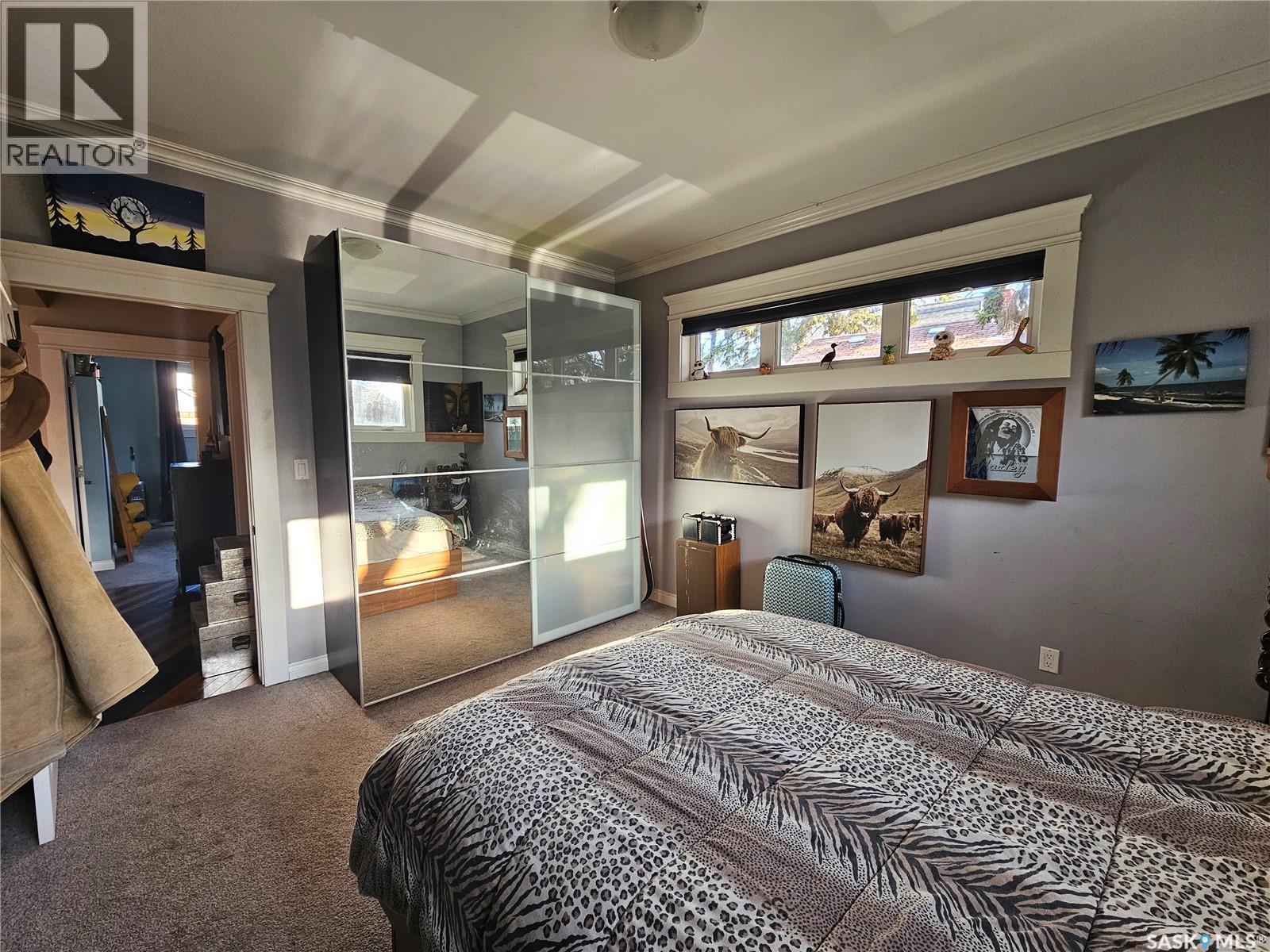 Photo 7 of 1207 Kilburn Avenue, Saskatoon SK