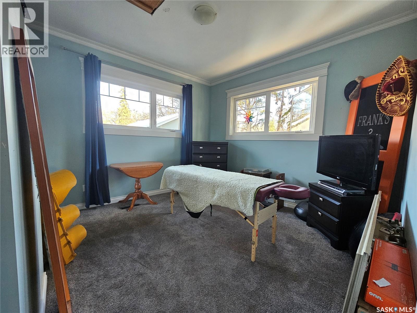 Photo 11 of 1207 Kilburn Avenue, Saskatoon SK