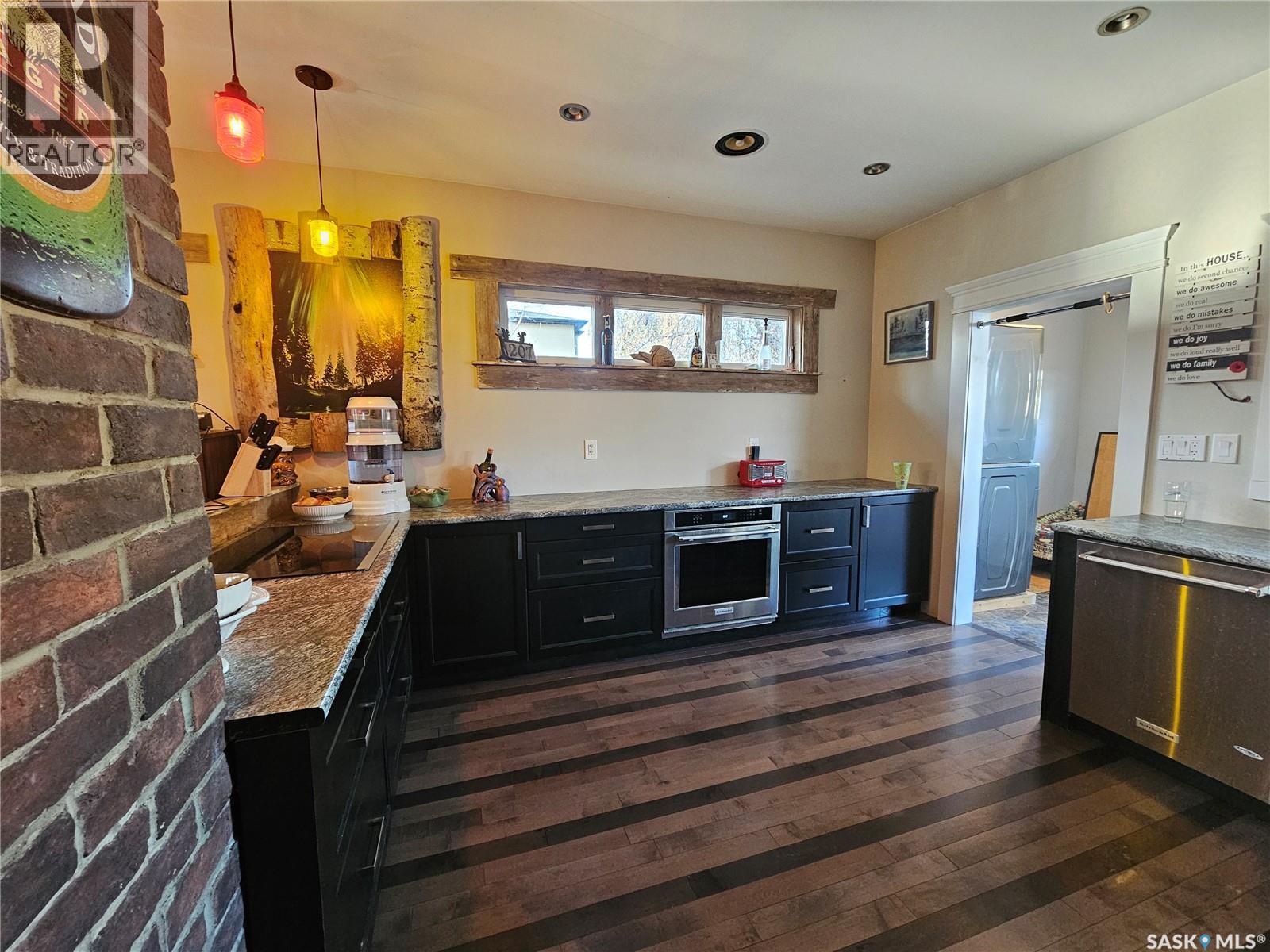 Photo 1 of 1207 Kilburn Avenue, Saskatoon SK
