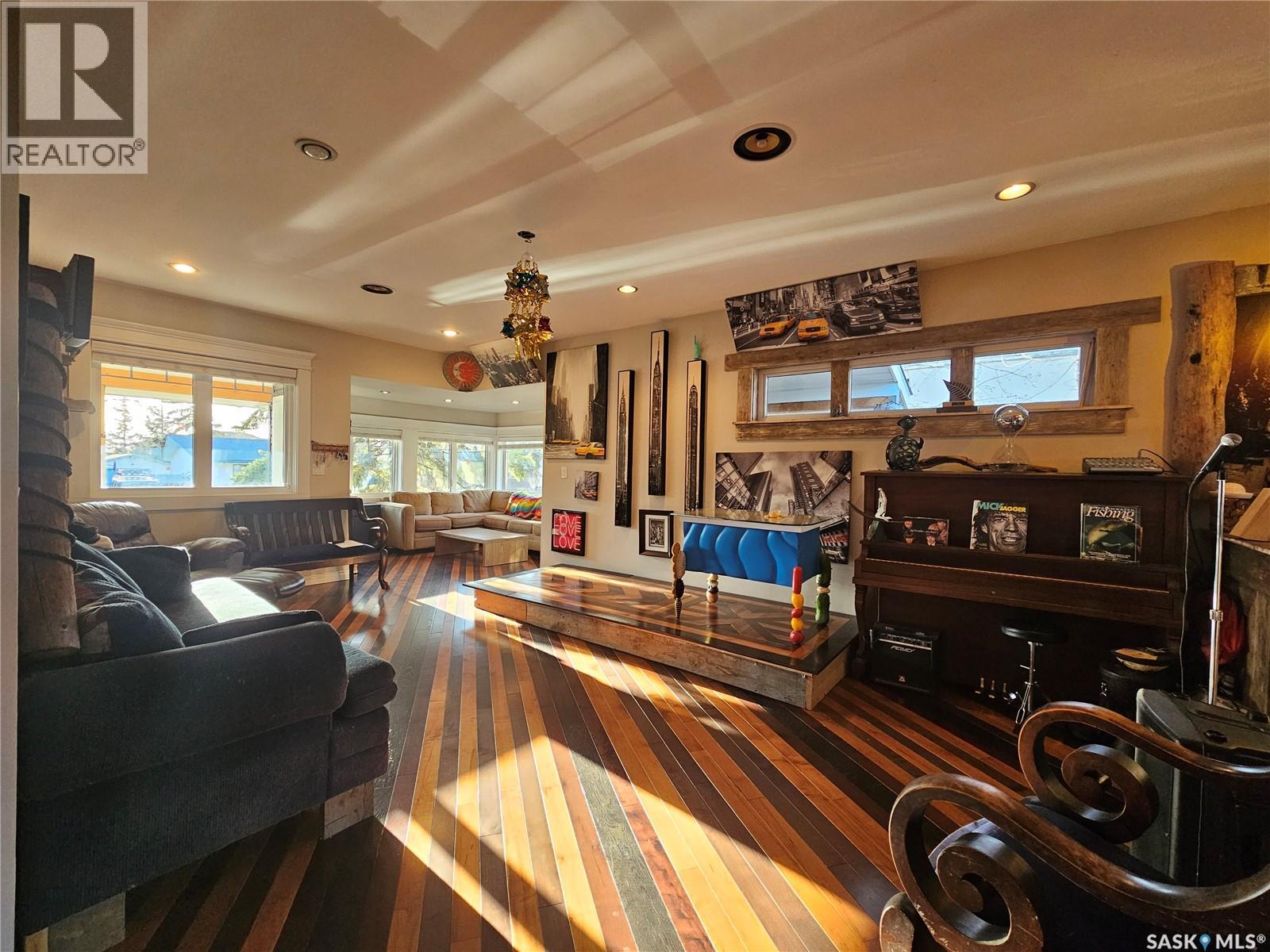 Photo 17 of 1207 Kilburn Avenue, Saskatoon SK