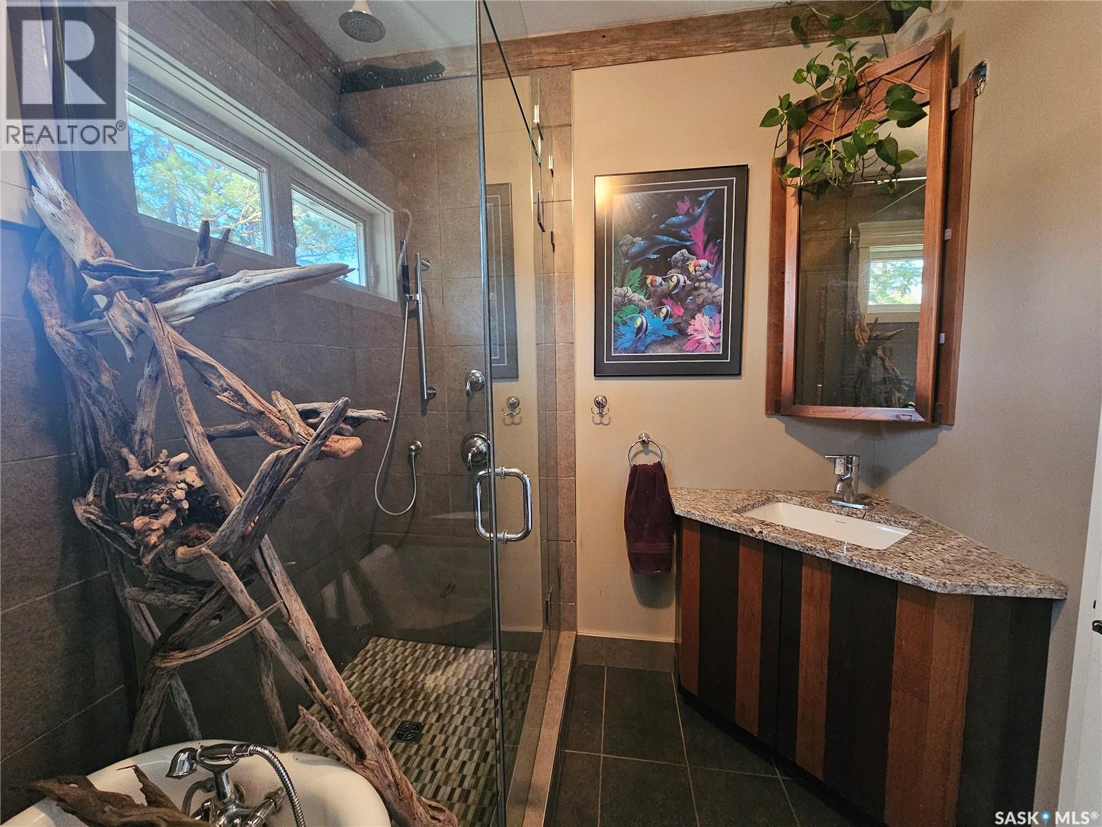 Photo 5 of 1207 Kilburn Avenue, Saskatoon SK