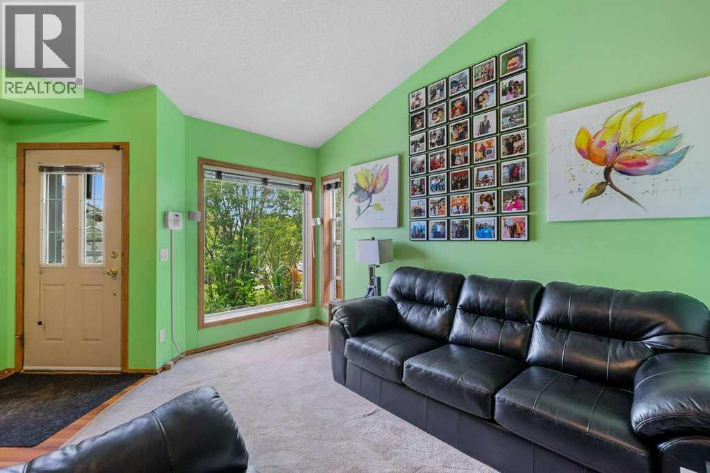 Photo 6 of 29 Country Hills Drive Nw, Calgary AB