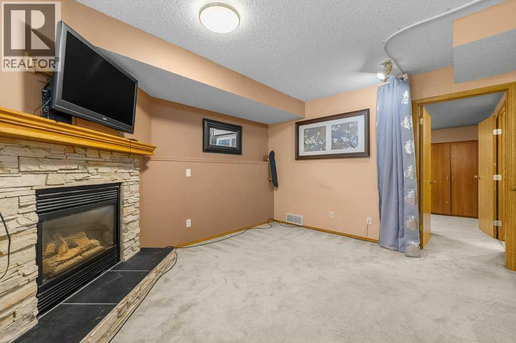 Photo 18 of 29 Country Hills Drive Nw, Calgary AB