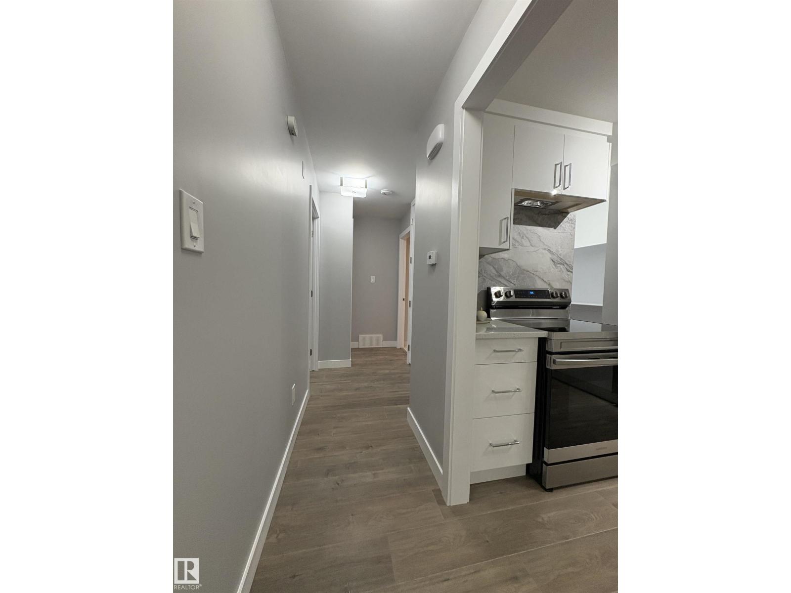 Photo 7 of 204 Surrey Gardens Gd Nw, Edmonton AB