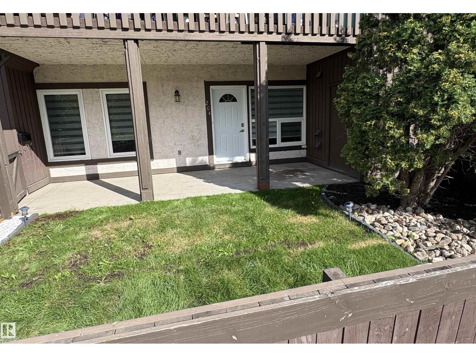 Photo 20 of 204 Surrey Gardens Gd Nw, Edmonton AB