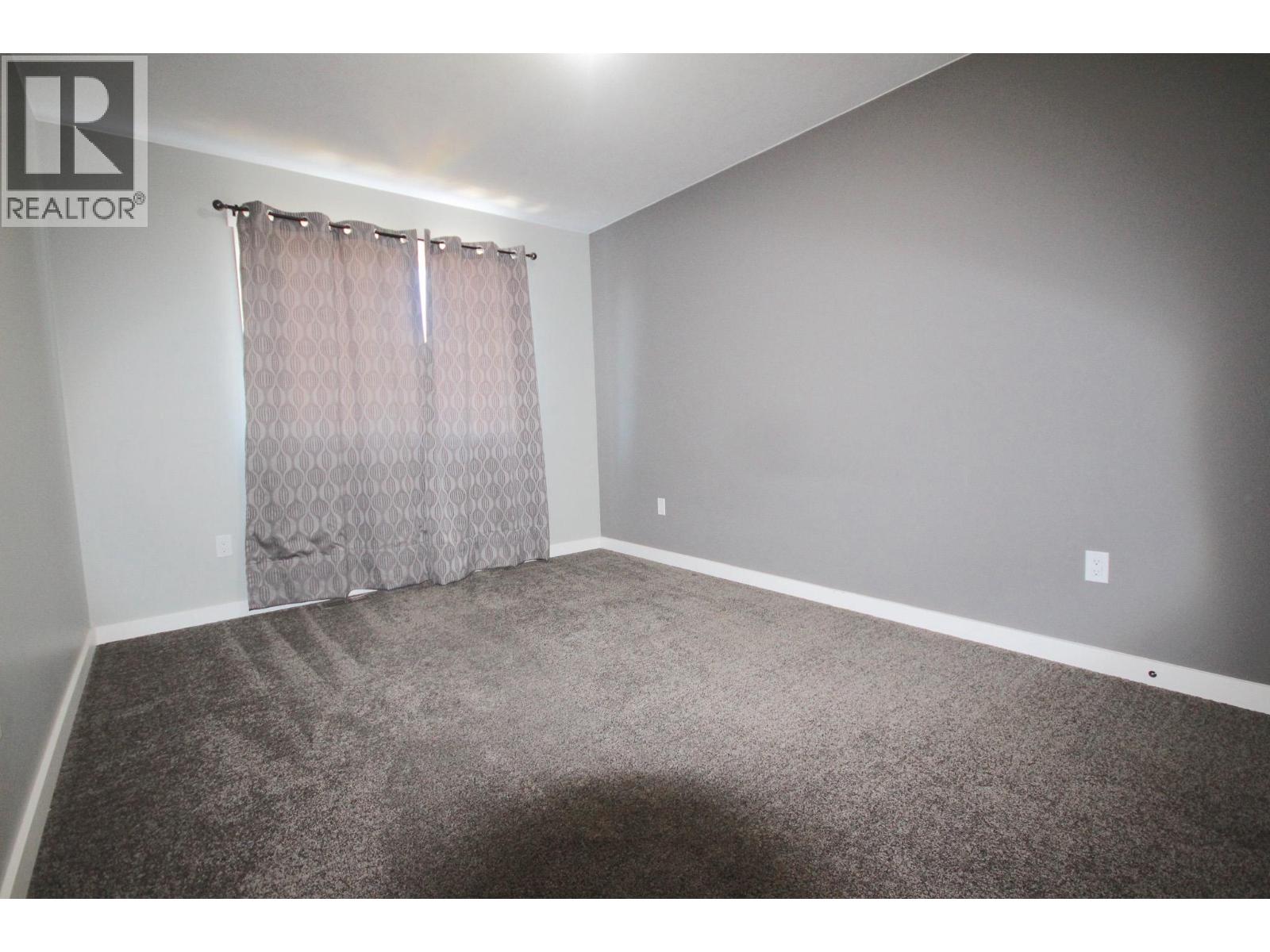 8219 18 Street, Dawson Creek