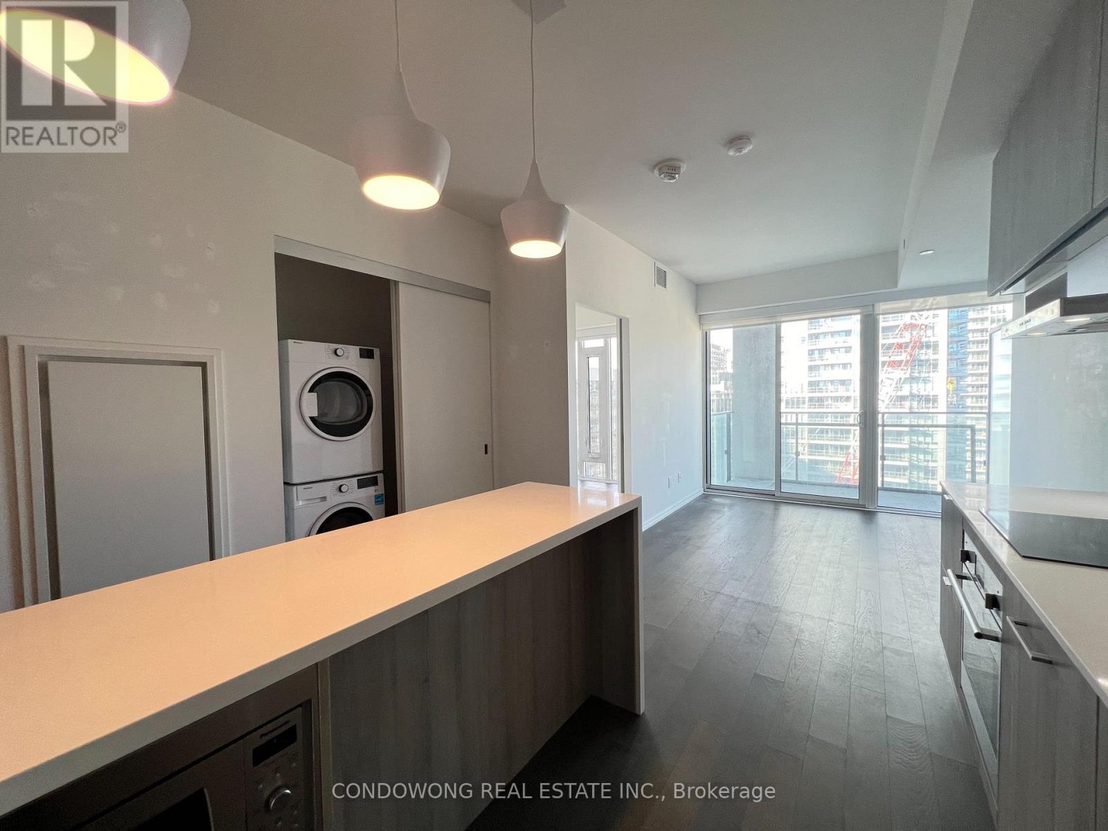 Photo 2 of 2309 5 Soudan Avenue, Toronto ON