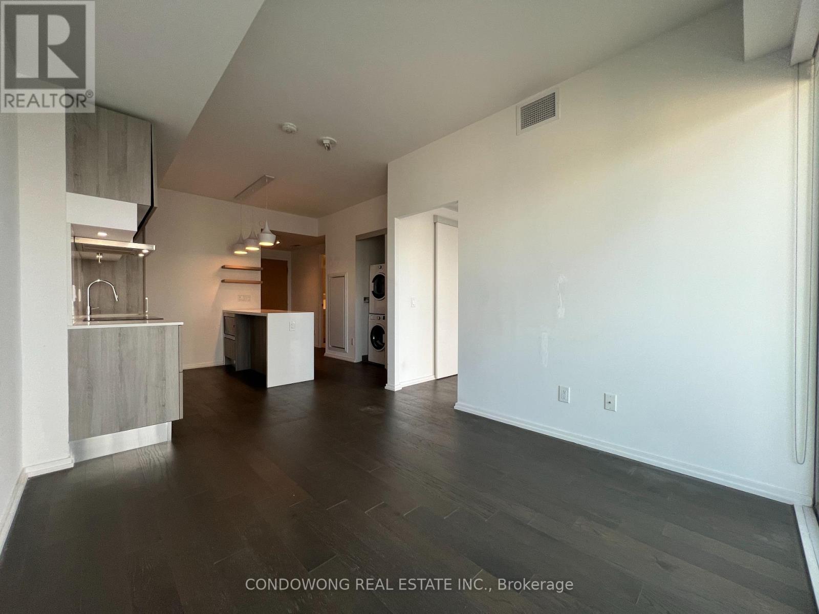 Photo 4 of 2309 5 Soudan Avenue, Toronto ON