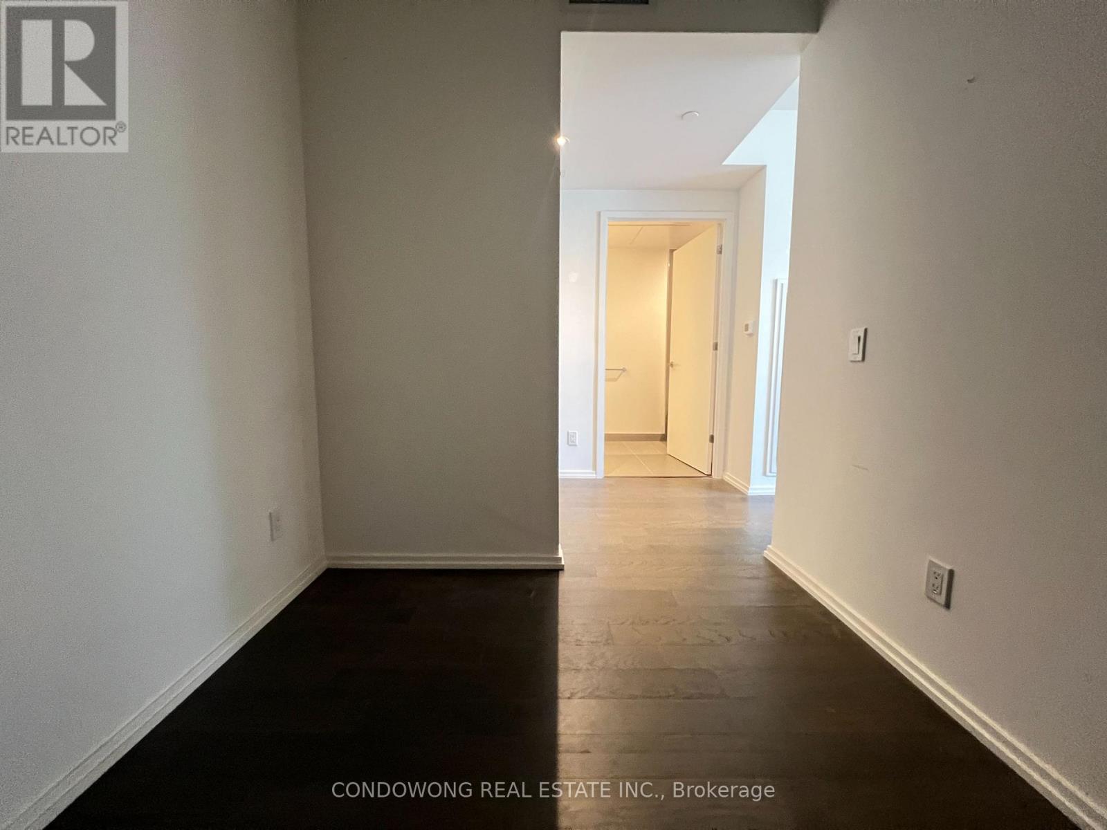 Photo 5 of 2309 5 Soudan Avenue, Toronto ON