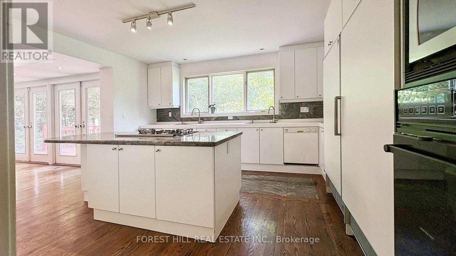 Photo 14 of 19 Chieftain Crescent, Toronto ON