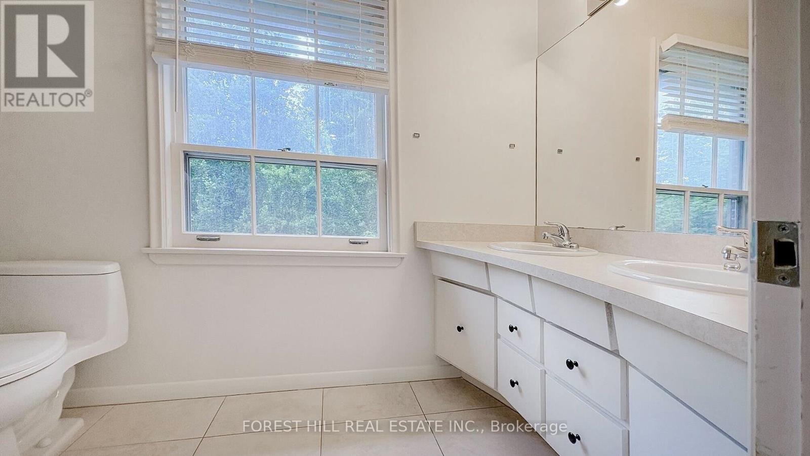 Photo 21 of 19 Chieftain Crescent, Toronto ON