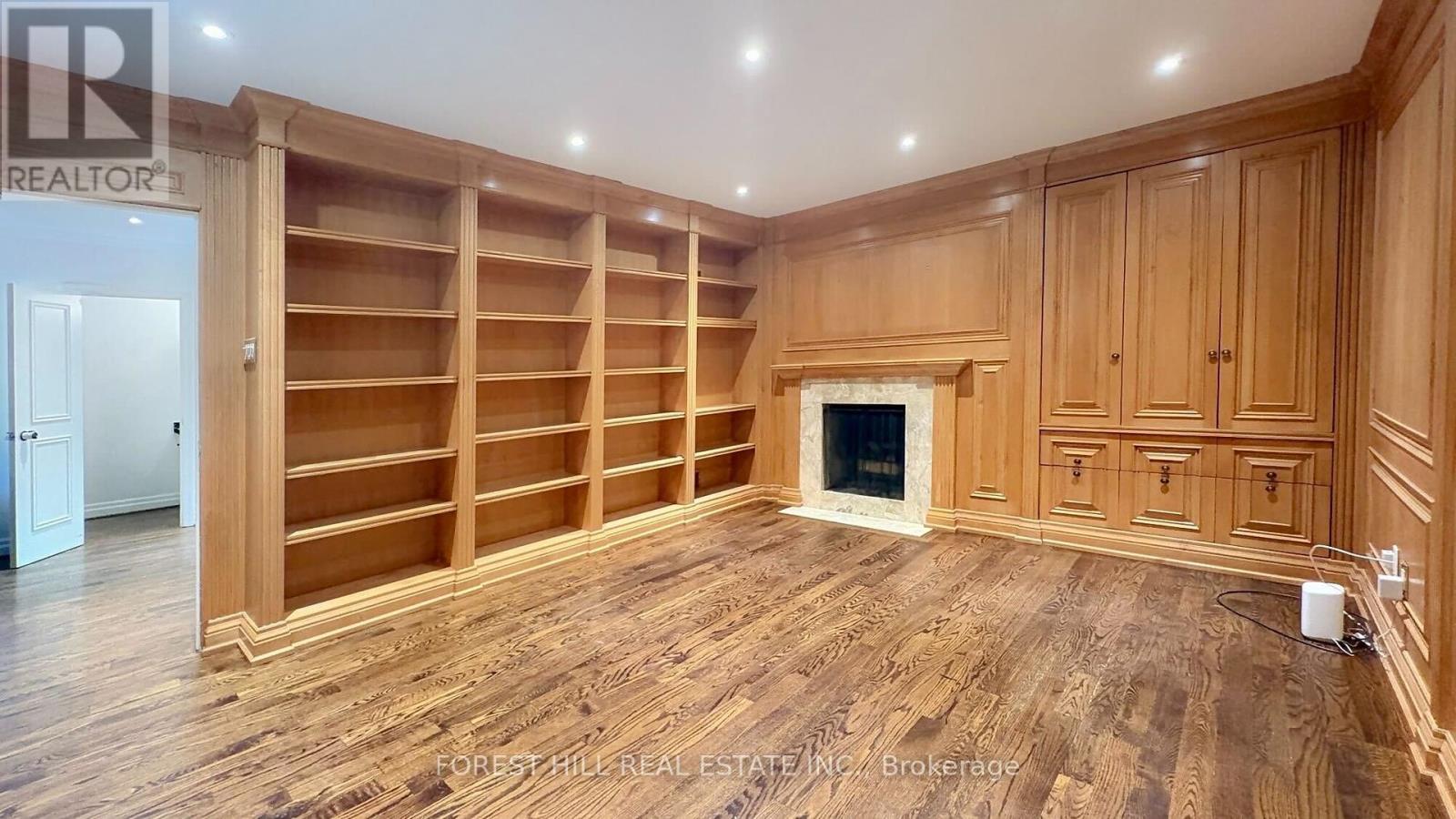 Photo 5 of 19 Chieftain Crescent, Toronto ON
